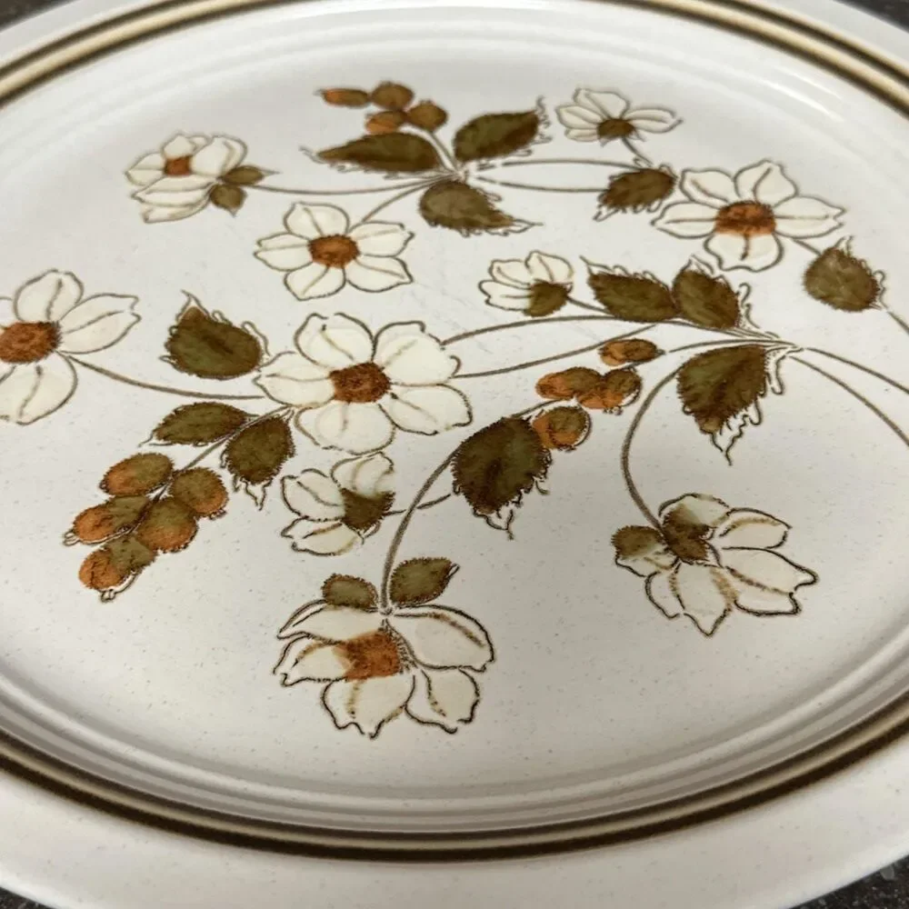 Vintage Berry Blossom Stoneware Plate – Floral Dinnerware, Made in Japan (12.25